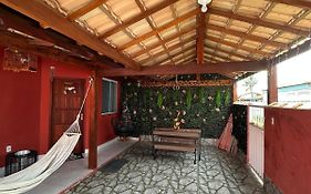Casa para temporada em condomínio Orla 500, com piscina em unamar - Cabo Frio